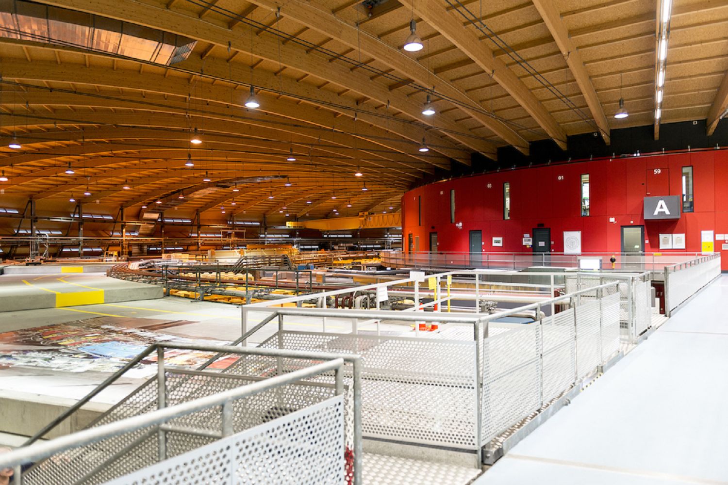 The Swiss Light Source (SLS) and the free-electron laser (SwissFEL) provide beams of exceptional brightness and stability for research in material science, biology and chemistry.