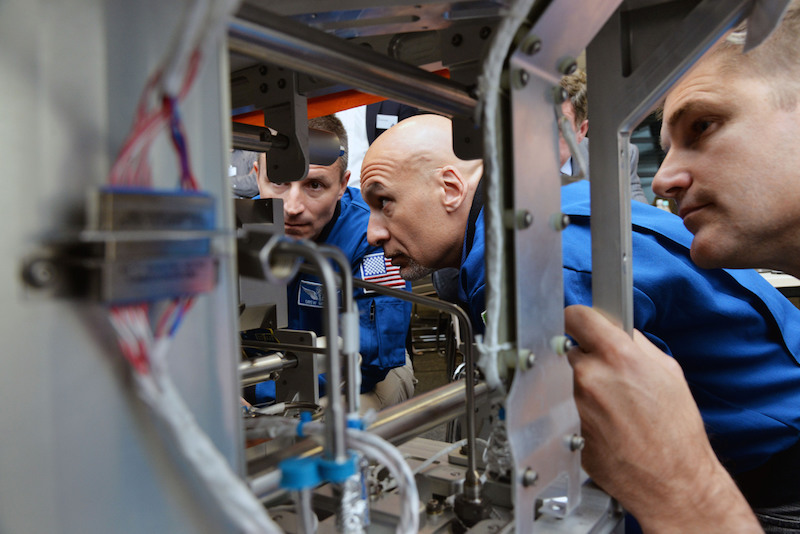 Astronauts training for servicing the AMS (Alpha Magnetic Spectrometer) detector in Aachen | © CERN